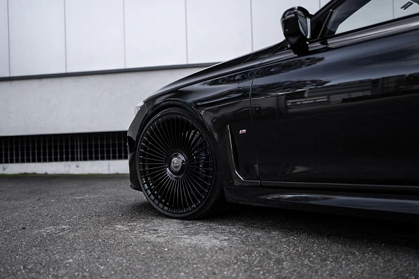 Фото дисков ST Wheels ST5 Черный глянец на BMW 7 (G70)