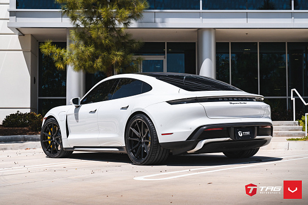 Фото дисков Vossen HF-3 Черный сатин на Porsche Taycan I