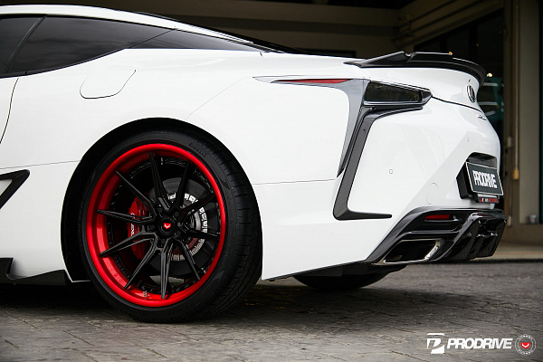 Фото дисков Vossen EVO-2R (3-Piece) Черный глянец на Lexus LC 500
