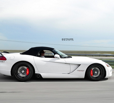 Фото дисков Strasse Wheels S5 Deep Concave на Dodge Viper