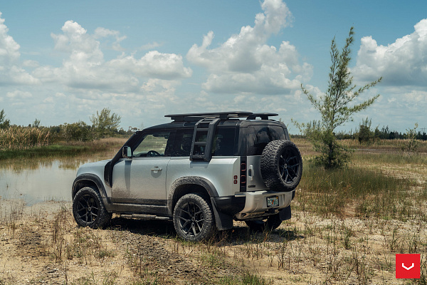 Фото дисков Vossen HF-5 Черный глянец на Land Rover Defender II