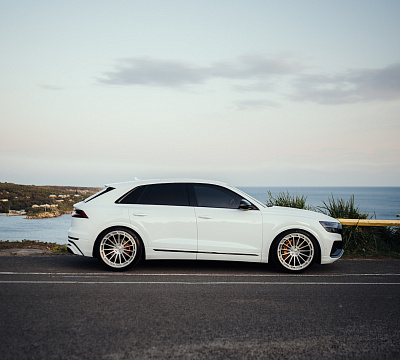 Фото дисков Strasse Wheels SV15FF Deep Concave Duoblock на Audi Q8