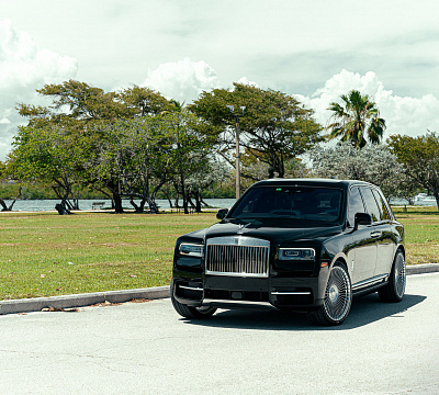 Фото дисков Vossen S17-16 на Rolls-Royce Cullinan
