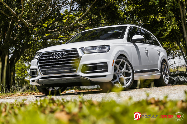 Фото дисков Vossen CG-205 Серебро на Audi Q7 (4M)