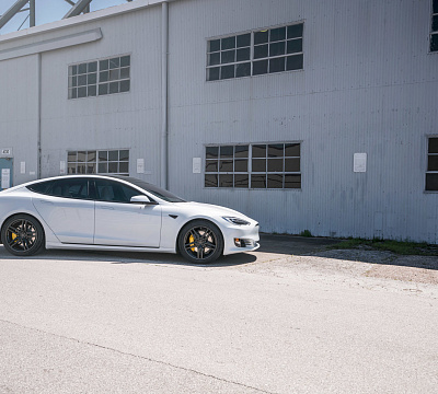 Фото дисков Vossen HF-1 на Tesla Model S