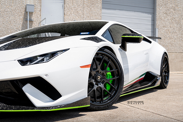 Фото дисков Strasse Wheels SM7 Deep Concave FS Другой цвет на Lamborghini Huracan