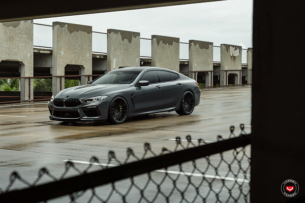 Фото дисков Vossen S17-04 Черный сатин на BMW 8/M8