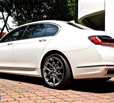 Фото дисков HRE FF10 на BMW 7 (G11/G12)