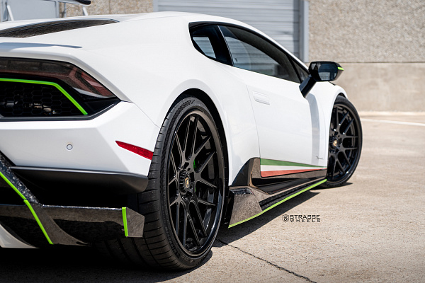 Фото дисков Strasse Wheels SM7 Deep Concave FS Другой цвет на Lamborghini Huracan