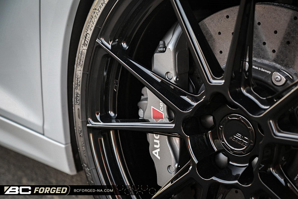 Фото дисков BC Forged EH182 Черный глянец на Audi R8 (4S)