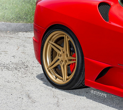 Фото дисков Strasse Wheels SV2T Deep Concave FS на Ferrari F430
