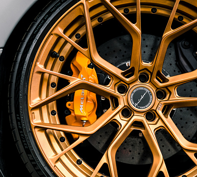 Фото дисков Brixton Forged PF10 на McLaren 720S