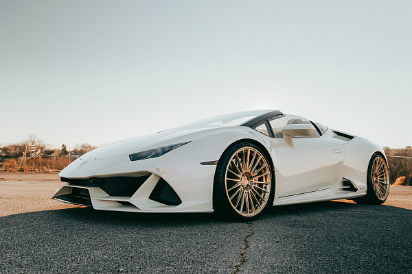Фото дисков Vossen S17-04 Глянцевая шампань на Lamborghini Huracan