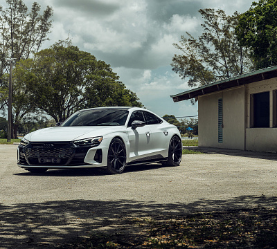 Фото дисков Vossen VFS-1 на Audi E-tron GT