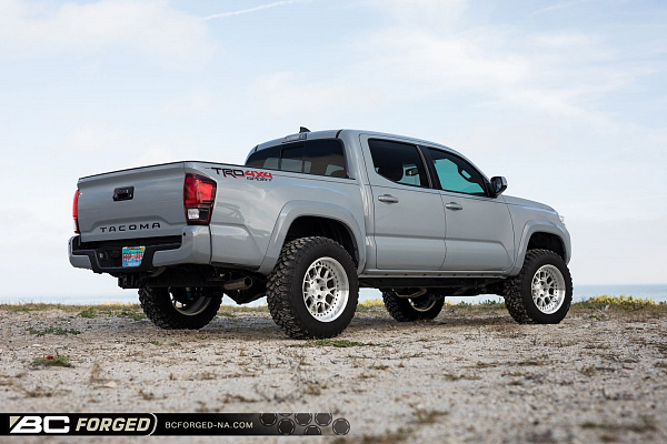 Фото дисков BC Forged LE72 // MLE72 Глянцевый лак на Toyota Tacoma III
