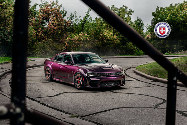 Фото дисков HRE 105 Глянцевая темная медь на Dodge Charger VII