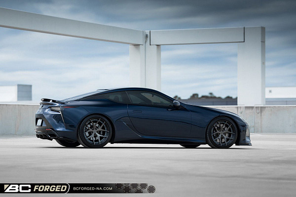 Фото дисков BC Forged HCS21 Глянцевый графит на Lexus LC 500