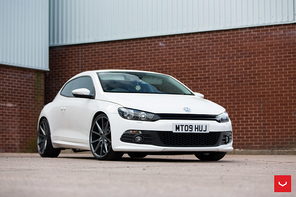 Фото дисков Vossen VFS-1 Сатиновый графит на Volkswagen Scirocco III