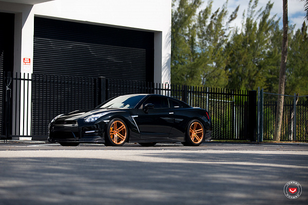 Фото дисков Vossen CG-202 Глянцевая медь на Nissan GT-R
