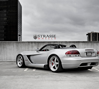 Фото дисков Strasse Wheels S5 Performance на Dodge Viper