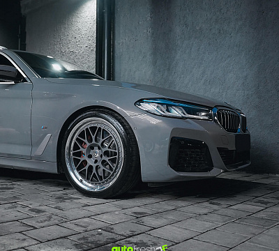 Фото дисков HRE 300 на BMW 5/M5 (G30/F90)