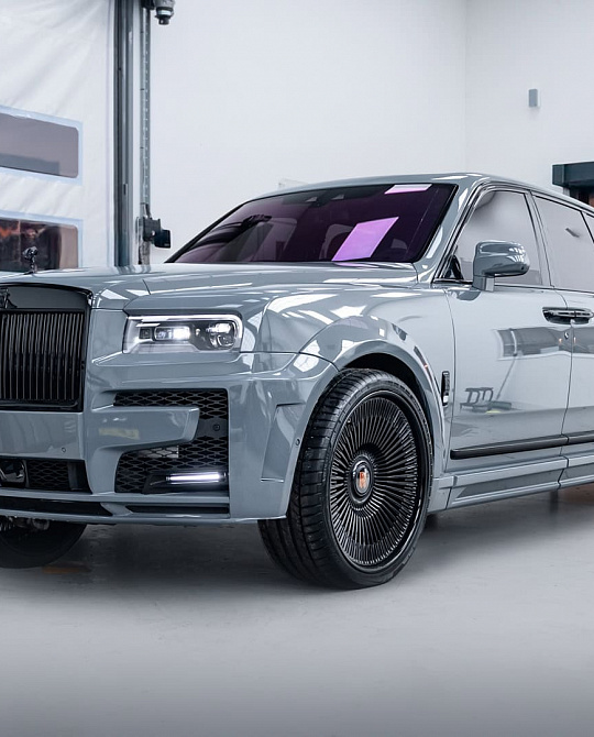 Фото дисков LX17 Черный сатин на Rolls-Royce Cullinan