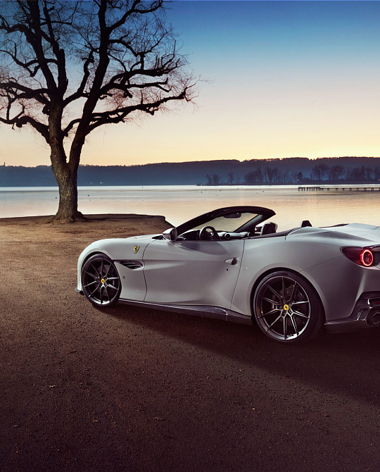 Фото дисков NF8 Глянцевый графит на Ferrari Portofino