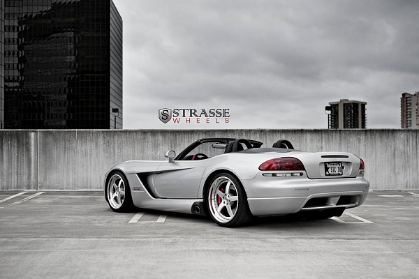 Фото дисков Strasse Wheels S5 Performance Глянцевый лак на Dodge Viper