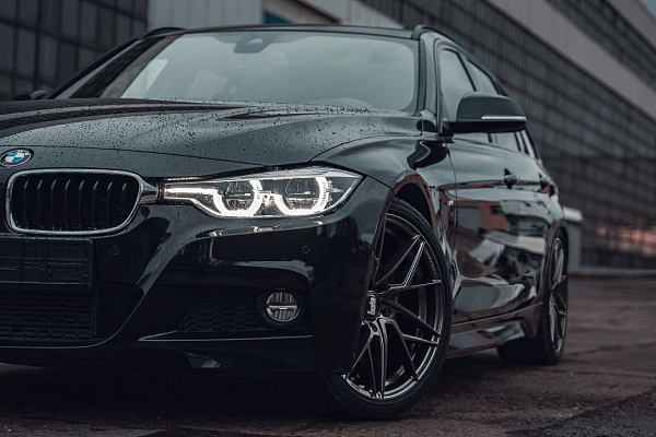 Фото дисков Bola FLR Глянцевый графит на BMW 3/M3 (F3x/F80)