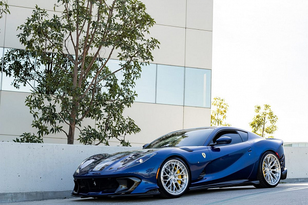 Фото дисков Anrky AN30 Глянцевый лак на Ferrari 812