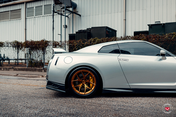 Фото дисков Vossen S21-01 Глянцевая темная медь на Nissan GT-R