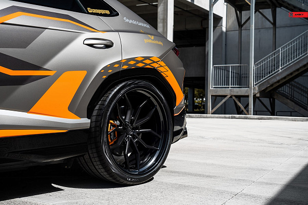 Фото дисков Anrky AN31 Черный глянец на Lamborghini Urus
