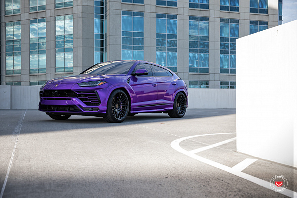 Фото дисков Vossen S17-04 Черный глянец на Lamborghini Urus
