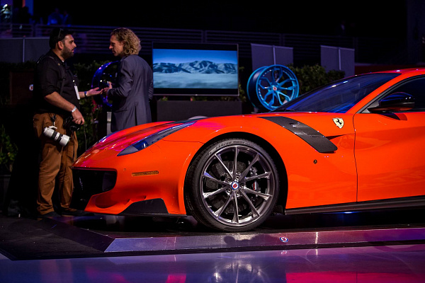 Фото дисков HRE P204 Глянцевый темный лак на Ferrari F12