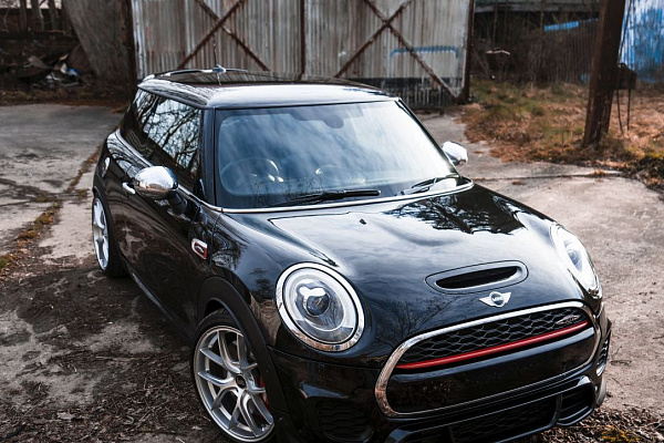 Фото дисков Bola FLE Глянцевый лак на MINI Cooper III