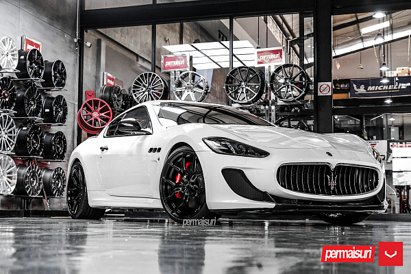 Фото дисков Vossen HF-5 Черный глянец на Maserati GranTurismo I