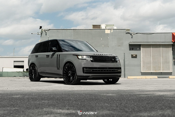 Фото дисков Anrky RF-282 Черный глянец на Range Rover V