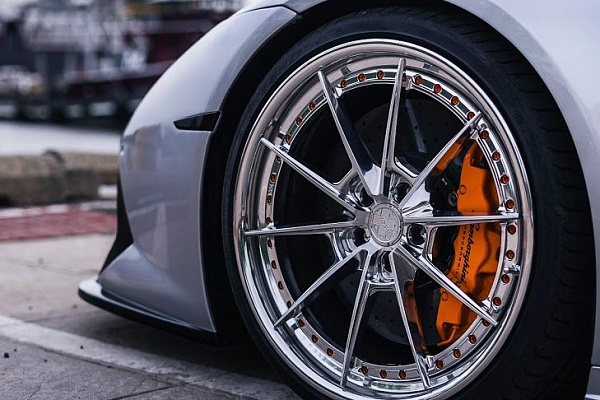 Фото дисков Anrky AN38 Полированный лак на Lamborghini Huracan