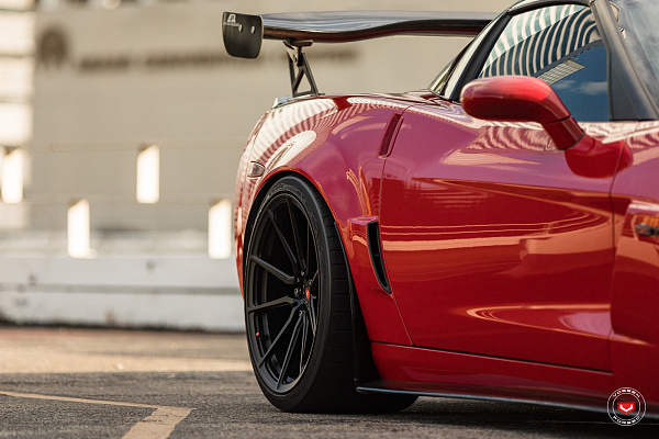 Фото дисков Vossen M-X2 Черный сатин на Chevrolet Corvette C6