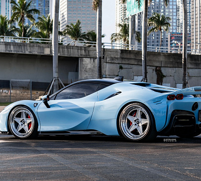 Фото дисков Strasse Wheels F5 Track на Ferrari SF90