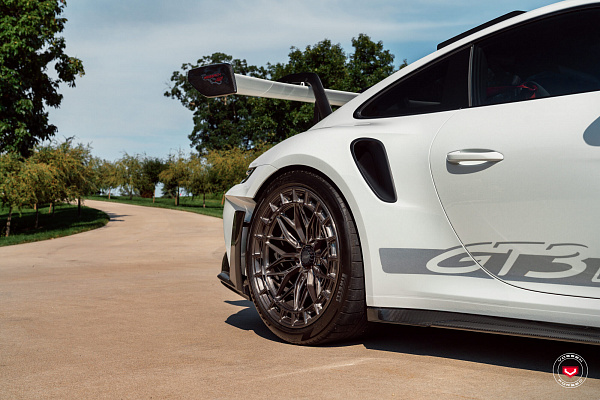Фото дисков Vossen LC3-02 Глянцевый темный лак на Porsche 911 VIII