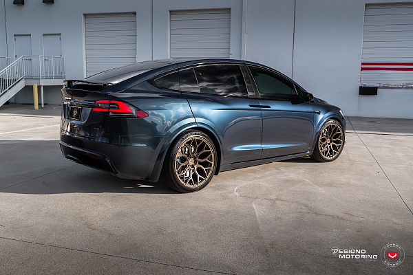 Фото дисков Vossen S17-01 Глянцевая бронза на Tesla Model X