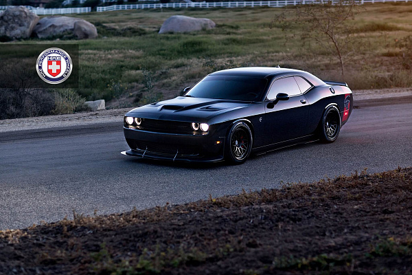 Фото дисков HRE 300 Черный сатин на Dodge Challenger III