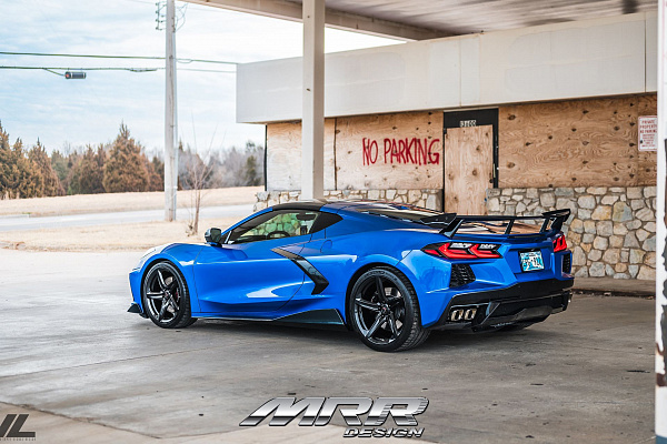 Фото дисков MRR F23 Черный глянец на Chevrolet Corvette C8