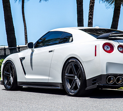 Фото дисков Vossen VFS-5 на Nissan GT-R