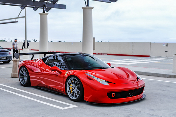 Фото дисков Brixton Forged R11-R Серебро на Ferrari 458