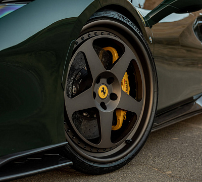 Фото дисков HRE 305 на Ferrari F8