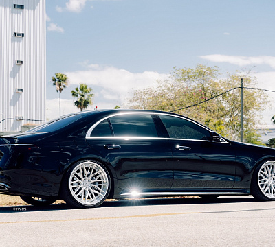 Фото дисков Strasse Wheels SV10M-RS Deep Concave FS на Mercedes-Benz S-Class (W223)