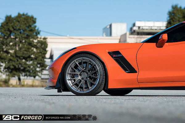 Фото дисков BC Forged HCA383 Сатиновый графит на Chevrolet Corvette C7