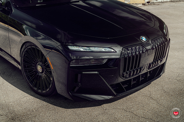 Фото дисков Vossen S17-14 Черный глянец на BMW 7 (G70)
